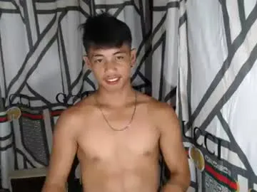 sweetyoops – webcam model profile photo Image 8