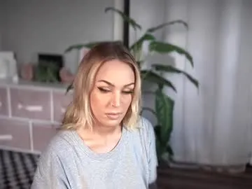 your_dolls – webcam model profile photo Image 16