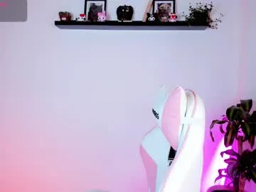 pinkadele – webcam model profile photo Image 18