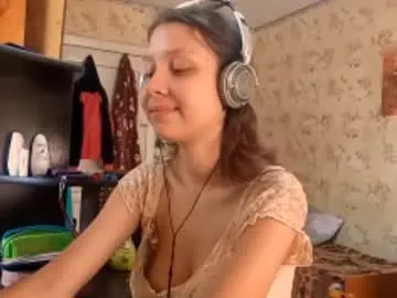 littlee_sophi_ – webcam model profile photo Image 5