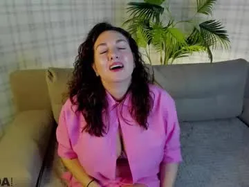 mia_greyy – webcam model profile photo Image 11