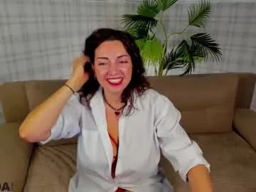 mia_greyy – webcam model profile photo Image 17