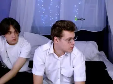 petites_perles – webcam model profile photo Image 14