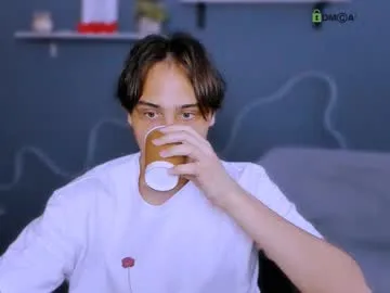 petites_perles – webcam model profile photo Image 5