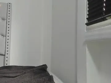 paolahard – webcam model profile photo Image 16