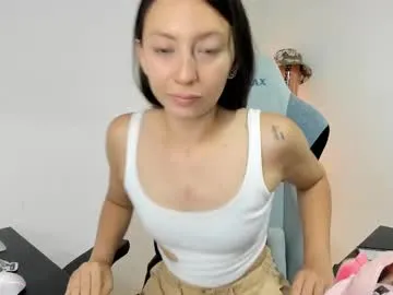 loving_ladies – webcam model profile photo Image 4