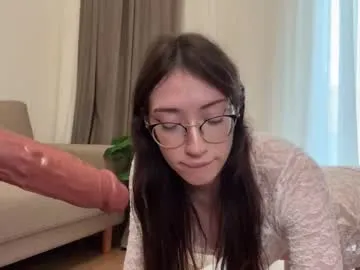 alicewest_ – webcam model profile photo Image 13