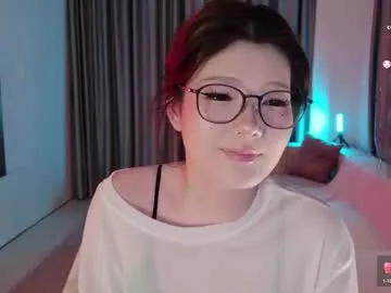 quyenkjos – webcam model profile photo Image 9