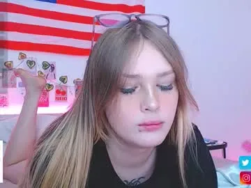 petites_perles – webcam model profile photo Image 7