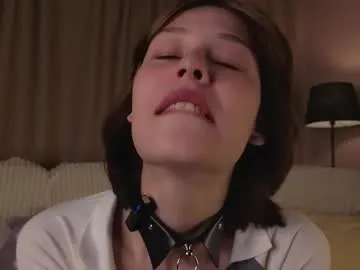 milavalentinax – webcam model profile photo Image 11