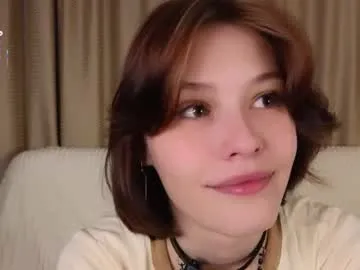 milavalentinax – webcam model profile photo Image 8