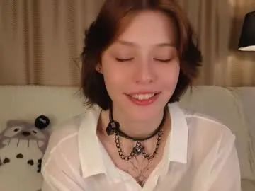 milavalentinax – webcam model profile photo Image 9