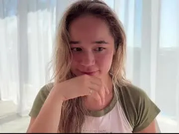 petites_perles – webcam model profile photo Image 11