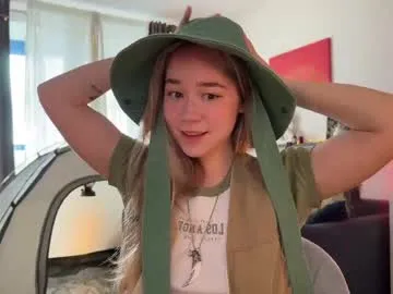 petites_perles – webcam model profile photo Image 4