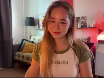 petites_perles – webcam model profile photo Image 8