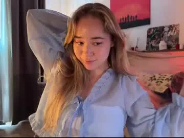 petites_perles – webcam model profile photo Image 9