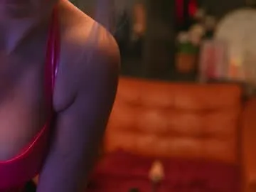 emina_woody – webcam model profile photo Image 15