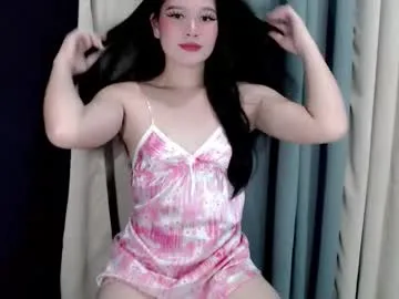 sweetyoops – webcam model profile photo Image 3