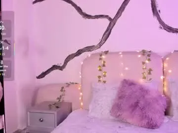 kristigroune – webcam model profile photo Image 17