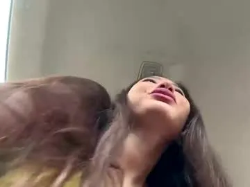 ami_sweet_18 – webcam model profile photo Image 18