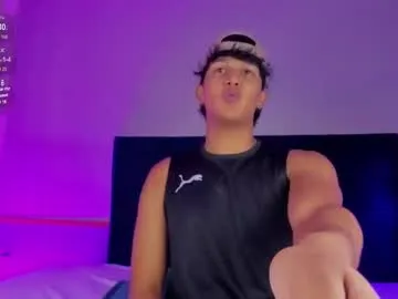 twin_cherry – webcam model profile photo Image 11