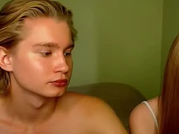 sexy_hot_friends_ – webcam model profile photo Image 11