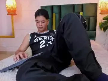 lila_cohen – webcam model profile photo Image 10