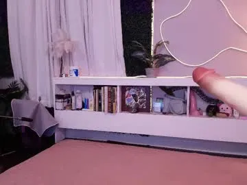 little_poetry – webcam model profile photo Image 13