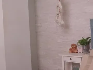 twin_cherry – webcam model profile photo Image 4