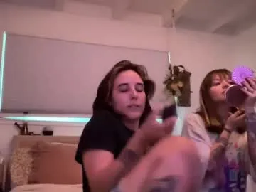 petites_perles – webcam model profile photo Image 3