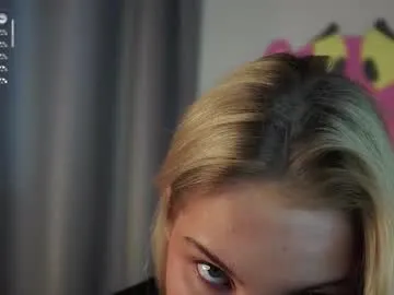 realtryit – webcam model profile photo Image 16