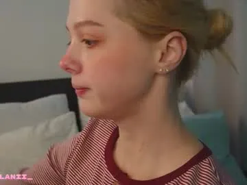 playussoftly – webcam model profile photo Image 12