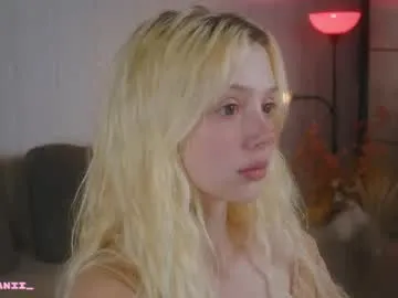 playussoftly – webcam model profile photo Image 5