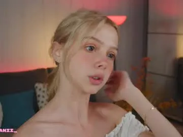 playussoftly – webcam model profile photo Image 6