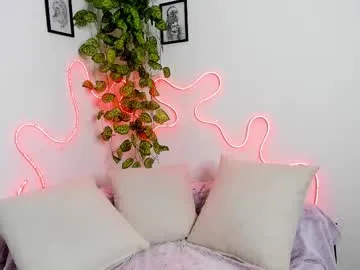 your_dolls – webcam model profile photo Image 2