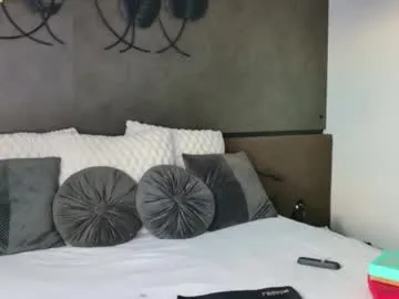 yes_mommy_zlata – webcam model profile photo Image 13