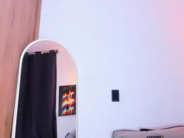 brunettklaryss – webcam model profile photo Image 3