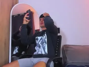 brunettklaryss – webcam model profile photo Image 4