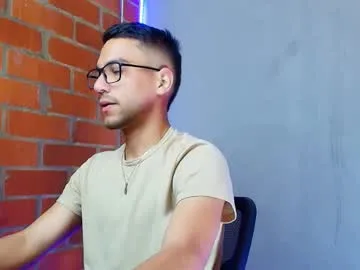 3hole – webcam model profile photo Image 2