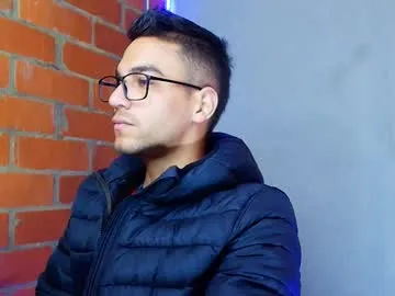 3hole – webcam model profile photo Image 4