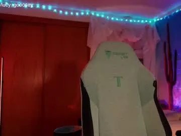 emilyhewell – webcam model profile photo Image 12