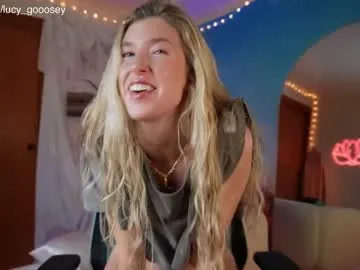 emilyhewell – webcam model profile photo Image 5