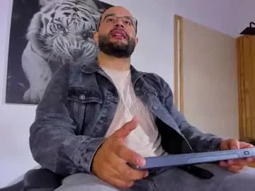 petites_perles – webcam model profile photo Image 14