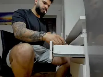 kira_briis – webcam model profile photo Image 3