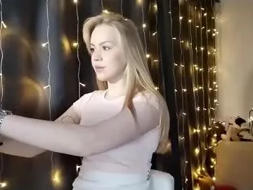 lunapeony – webcam model profile photo