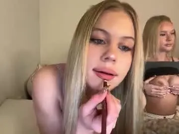 flirttwins – webcam model profile photo Image 9