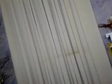 EvelynMills – webcam model profile photo Image 7