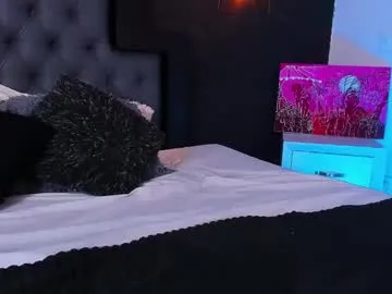 evapilled – webcam model profile photo Image 16