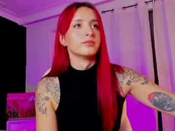 evapilled – webcam model profile photo Image 6