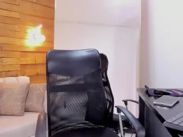 pinkadele – webcam model profile photo Image 6